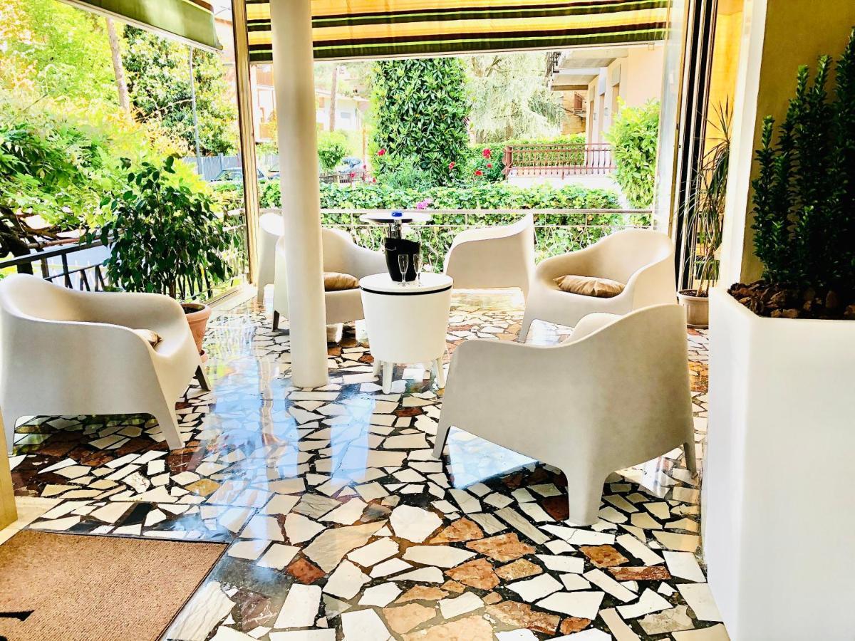 Hotel Villa Serena Castrocaro Terme Exterior photo